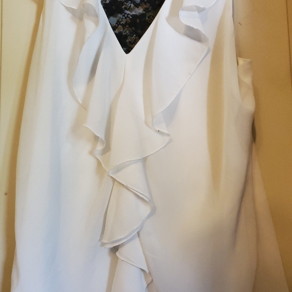 White Blouse - Picture 2 of 4